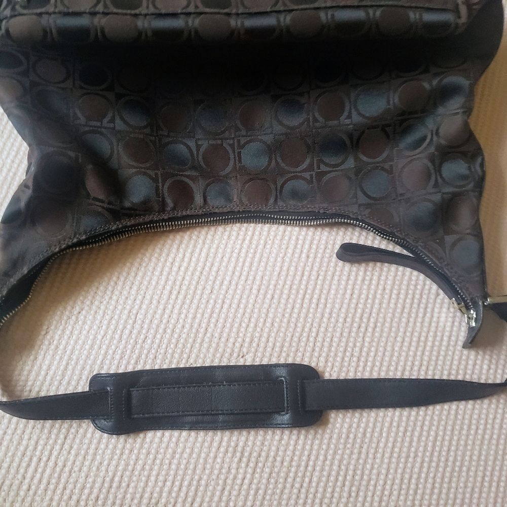 SOLD - Salvatore Ferragamo Gancini Shoulder Hobo Bag - Picture 15 of 16